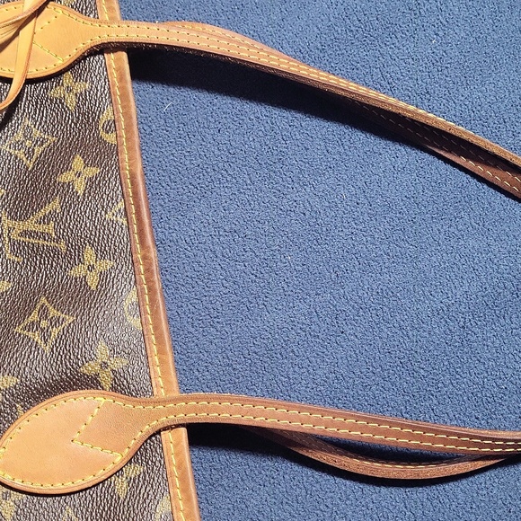 Authentic louis Vuitton neverfull tote - Picture 4 of 10